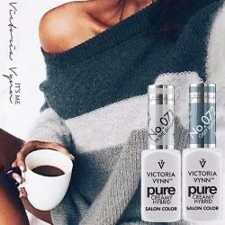 Victoria Vynn - Pure Creamy - 072 Grey Room - Gellack - Enkelfärgad -glamandbeauty.se Victoria Vynn - Pure Creamy - 072 Grey Room - Gellack - Enkelfärgad -glamandbeauty.se