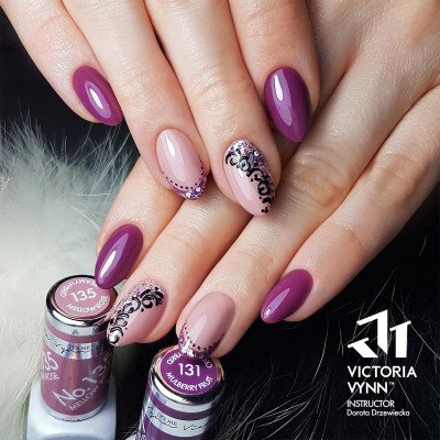 Victoria Vynn - Pure Creamy - 131 Mulberry Fruit - Gellack - Enkelfärgad -glamandbeauty.se Victoria Vynn - Pure Creamy - 131 Mulberry Fruit - Gellack - Enkelfärgad -glamandbeauty.se