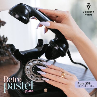 Victoria Vynn - Pure Creamy - 238 Decadent Lily - Gellack - Enkelfärgad -glamandbeauty.se