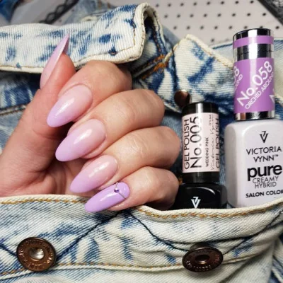 Victoria Vynn - Pure Creamy - 058 Orchid Around - Gellack - Enkelfärgad -glamandbeauty.se Victoria Vynn - Pure Creamy - 058 Orchid Around - Gellack - Enkelfärgad -glamandbeauty.se