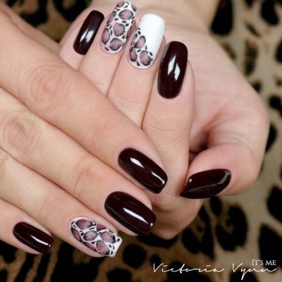 Victoria Vynn - Pure Creamy - 136 Dark Truffle - Gellack - Enkelfärgad -glamandbeauty.se Victoria Vynn - Pure Creamy - 136 Dark Truffle - Gellack - Enkelfärgad -glamandbeauty.se