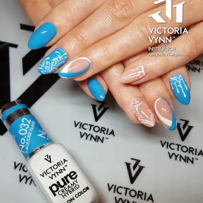 Victoria Vynn - Pure Creamy - 032 Turquoise Island - Gellack - Enkelfärgad -glamandbeauty.se Victoria Vynn - Pure Creamy - 032 Turquoise Island - Gellack - Enkelfärgad -glamandbeauty.se