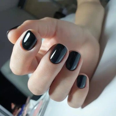 Victoria Vynn - Gel Polish - 108 Black Velvet - Gellack - Enkelfärgad -glamandbeauty.se Victoria Vynn - Gel Polish - 108 Black Velvet - Gellack - Enkelfärgad -glamandbeauty.se