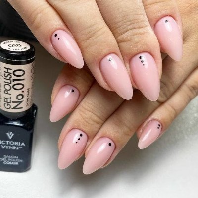 Victoria Vynn - Gel Polish - 010 In The Nude - Gellack - Enkelfärgad -glamandbeauty.se