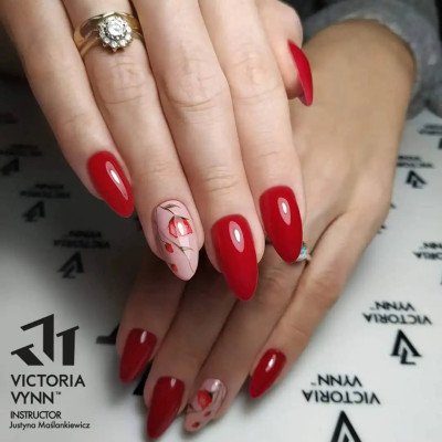 Victoria Vynn - Gel Polish - 050 Royal Red - Gellack - Enkelfärgad -glamandbeauty.se Victoria Vynn - Gel Polish - 050 Royal Red - Gellack - Enkelfärgad -glamandbeauty.se