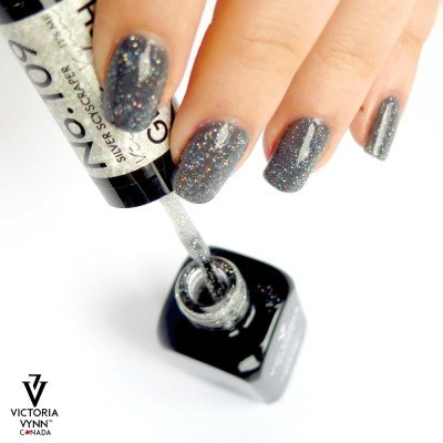 Victoria Vynn - Gel Polish - 109 Silver Skyscraper - Gellack - Glitter -glamandbeauty.se