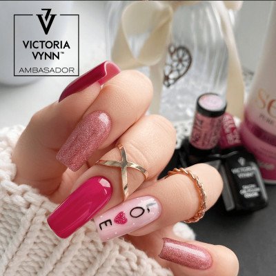 Victoria Vynn - Gel Polish - 114 Pinky Glitter - Gellack - Glitter -glamandbeauty.se