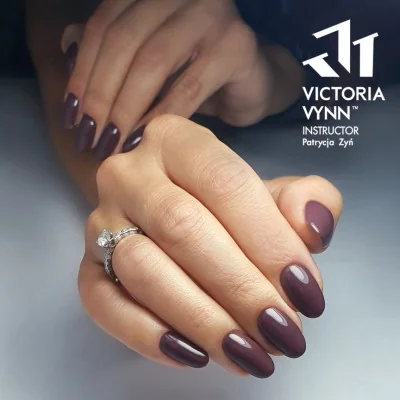 Victoria Vynn - Gel Polish - 168 Subtle Aubergine - Gellack - Enkelfärgad -glamandbeauty.se