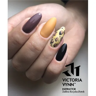 Victoria Vynn - Gel Polish - 168 Subtle Aubergine - Gellack - Enkelfärgad -glamandbeauty.se