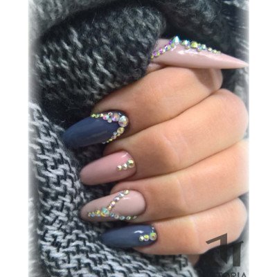 Victoria Vynn - Gel Polish - 170 Light Ash - Gellack - Enkelfärgad -glamandbeauty.se Victoria Vynn - Gel Polish - 170 Light Ash - Gellack - Enkelfärgad -glamandbeauty.se