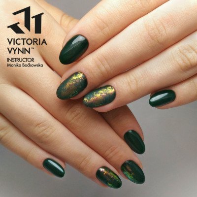 Victoria Vynn - Gel Polish - 207 Dark Emerald - Gellack - Enkelfärgad -glamandbeauty.se