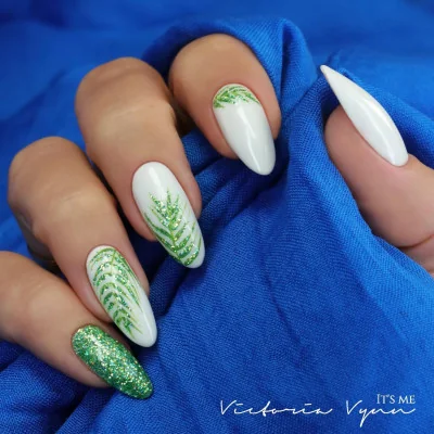 Victoria Vynn - Gel Polish - 227 Emerald Diamond - Gellack - Enkelfärgad -glamandbeauty.se Victoria Vynn - Gel Polish - 227 Emerald Diamond - Gellack - Enkelfärgad -glamandbeauty.se