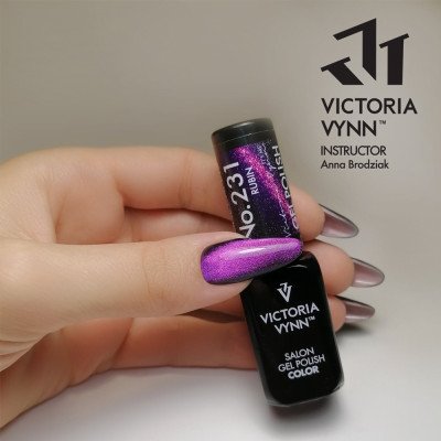Victoria Vynn - Gel Polish - 231 Stone Cat Eye - Gellack - Cat Eye -glamandbeauty.se Victoria Vynn - Gel Polish - 231 Stone Cat Eye - Gellack - Cat Eye -glamandbeauty.se