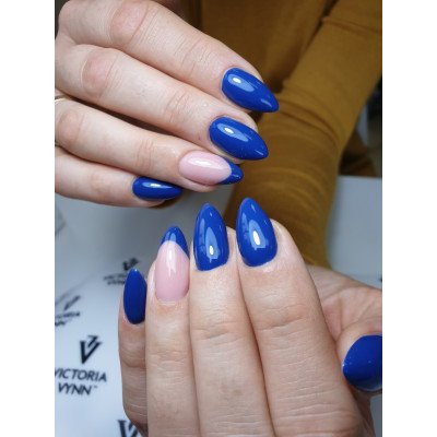 Victoria Vynn - Gel Polish - 244 Fresh Blueberry - Gellack - Enkelfärgad -glamandbeauty.se Victoria Vynn - Gel Polish - 244 Fresh Blueberry - Gellack - Enkelfärgad -glamandbeauty.se
