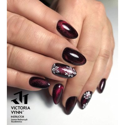 Victoria Vynn - Gel Polish - 245 Stone Cat Eye - Gellack - Cat Eye -glamandbeauty.se Victoria Vynn - Gel Polish - 245 Stone Cat Eye - Gellack - Cat Eye -glamandbeauty.se