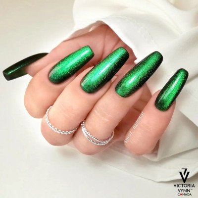 Victoria Vynn - Gel Polish - 247 Stone Cat Eye - Gellack - Cat Eye -glamandbeauty.se Victoria Vynn - Gel Polish - 247 Stone Cat Eye - Gellack - Cat Eye -glamandbeauty.se
