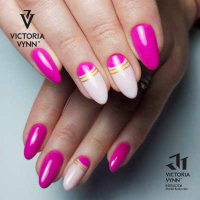 Victoria Vynn - Gel Polish - 254 Fabolous Fuchsia - Gellack - Enkelfärgad -glamandbeauty.se Victoria Vynn - Gel Polish - 254 Fabolous Fuchsia - Gellack - Enkelfärgad -glamandbeauty.se
