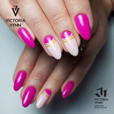 Victoria Vynn - Gel Polish - 254 Fabolous Fuchsia - Gellack - Enkelfärgad -glamandbeauty.se Victoria Vynn - Gel Polish - 254 Fabolous Fuchsia - Gellack - Enkelfärgad -glamandbeauty.se