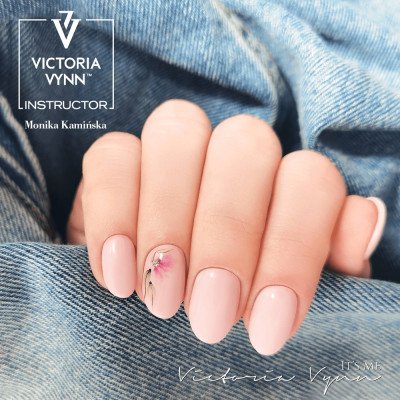 Victoria Vynn - Gel Polish - 281 Front Office - Gellack - Enkelfärgad -glamandbeauty.se Victoria Vynn - Gel Polish - 281 Front Office - Gellack - Enkelfärgad -glamandbeauty.se
