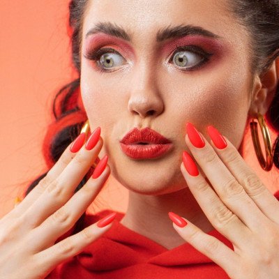 Victoria Vynn - Gel Polish - 312 Red Shoto - Gellack - Enkelfärgad -glamandbeauty.se Victoria Vynn - Gel Polish - 312 Red Shoto - Gellack - Enkelfärgad -glamandbeauty.se