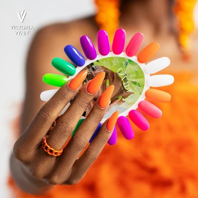 Victoria Vynn - Gel Polish - 332 Insane Green - Gellack - Enkelfärgad -glamandbeauty.se Victoria Vynn - Gel Polish - 332 Insane Green - Gellack - Enkelfärgad -glamandbeauty.se