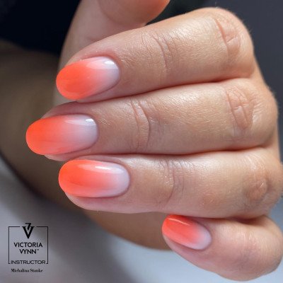 Victoria Vynn - Gel Polish - 339 Psycho Orange - Gellack - Enkelfärgad -glamandbeauty.se Victoria Vynn - Gel Polish - 339 Psycho Orange - Gellack - Enkelfärgad -glamandbeauty.se