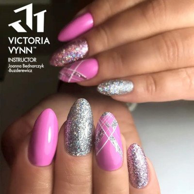 Victoria Vynn - Gel Polish - 225 Silver Diamond - Gellack - Enkelfärgad -glamandbeauty.se