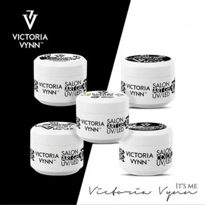 Victoria Vynn - Art Gel 3D - No Wipe - 02 Black - Gelé | Glamandbea... Victoria Vynn - Art Gel 3D - No Wipe - 02 Black - Gelé | Glamandbea...
